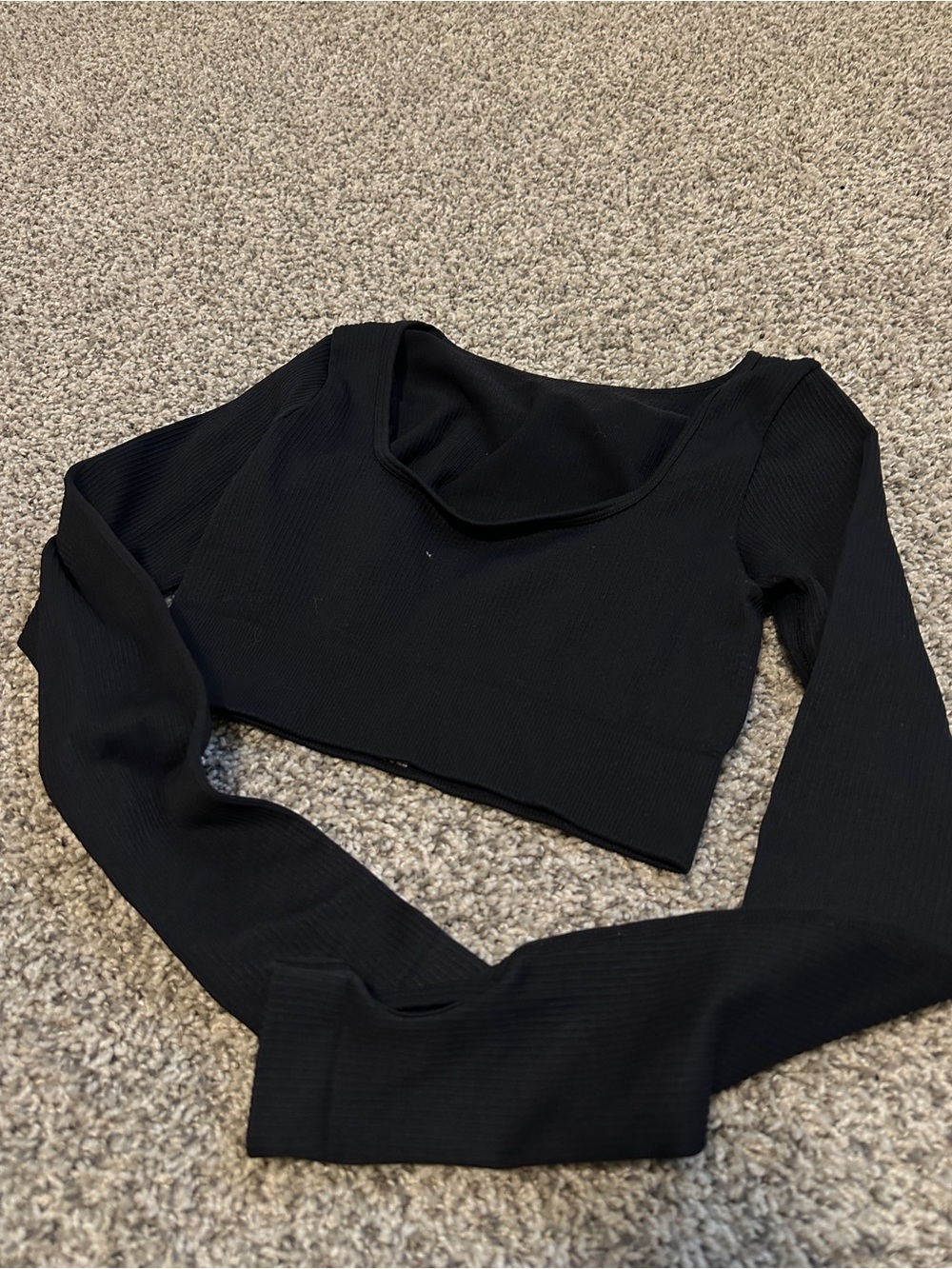 Black Long Sleeve Ribbed Crop Top